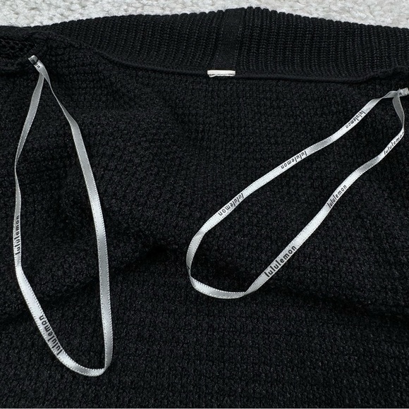 Lululemon Breeze Easy Wrap in Black. Oversized Cardigan. Oversized XS / S - Picture 6 of 12